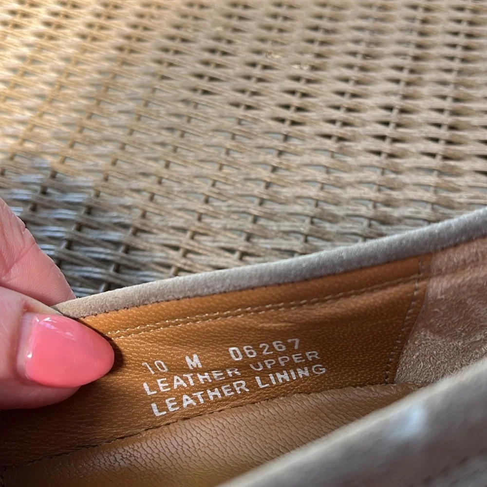 Banana Republic Dual Zone Comfort beige leather loafers size 10